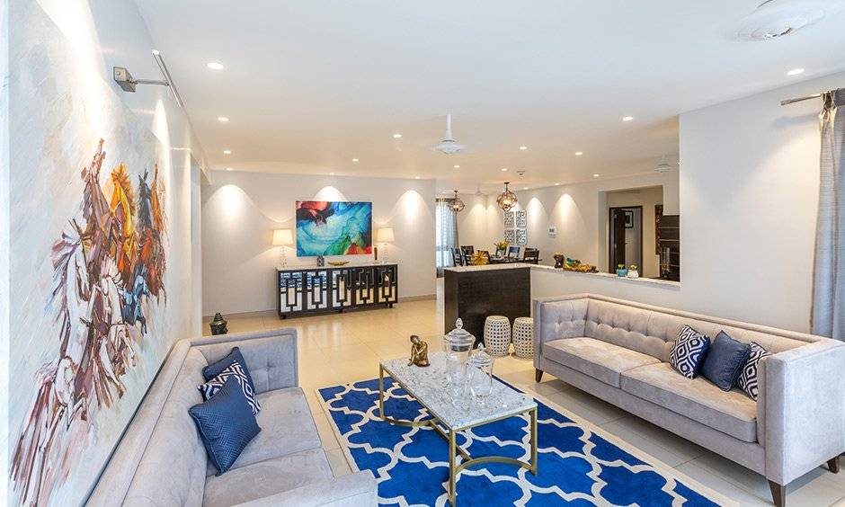An living room with independent house design which makes it an inviting space for entertaining guests