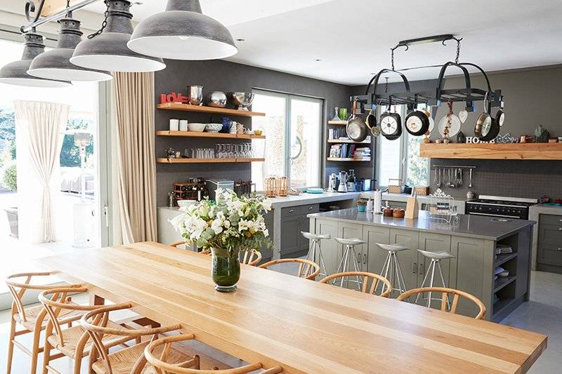 Open kitchens are accessible, functional and look luxurious too.