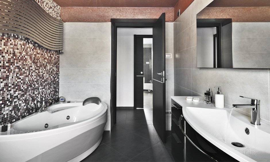 Whirlpool bathtub size for a spa-like experience